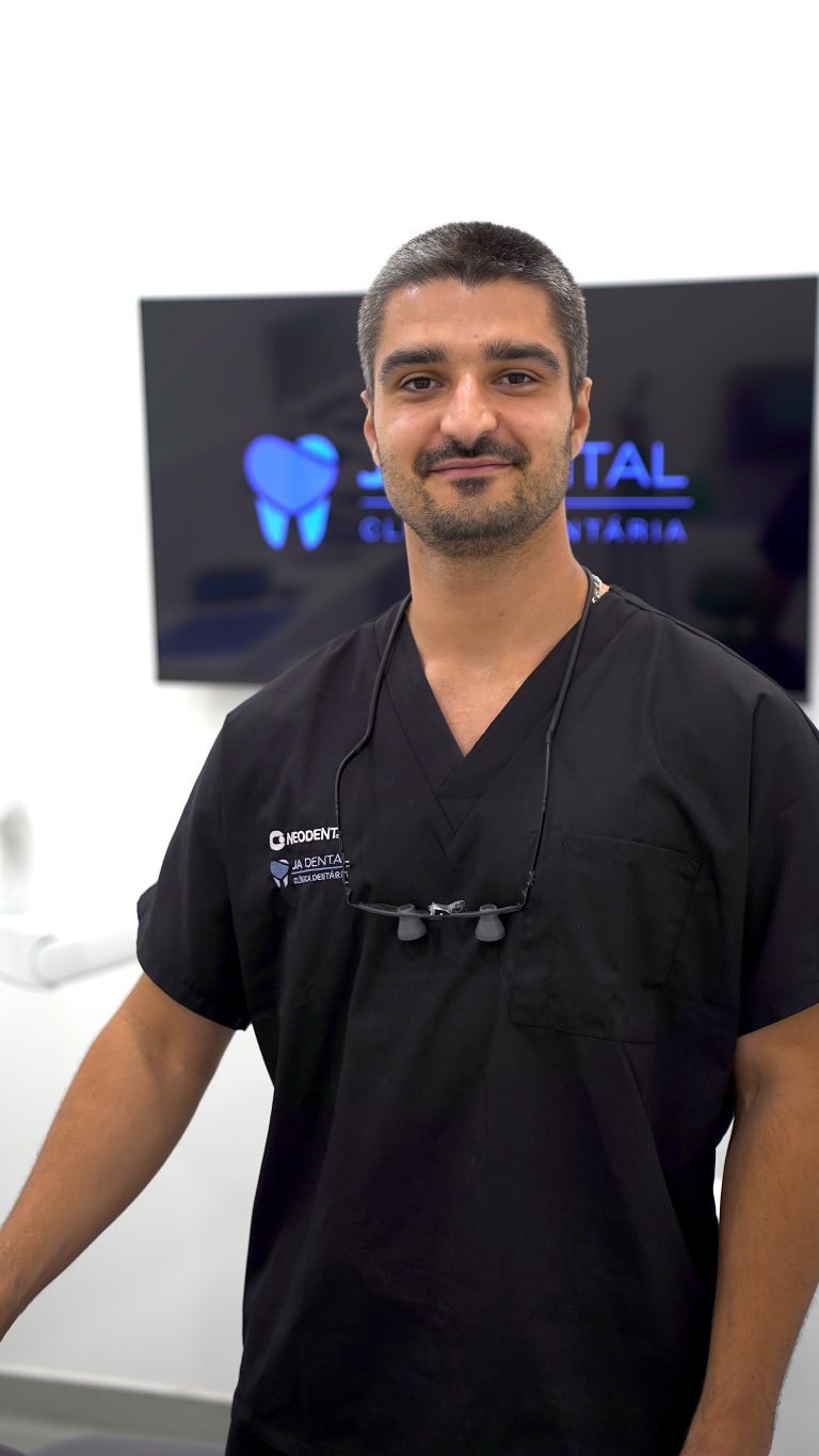 Dr. João Galhardo
